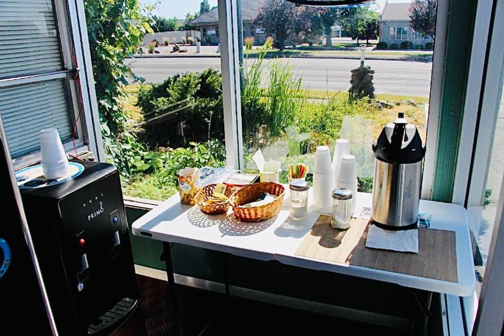 Sage N Sand Motel Moses Lake Zewnętrze zdjęcie
